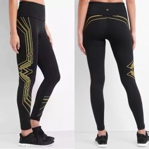 Gap Fit Wonder Woman Lasso Leggings L NWT
